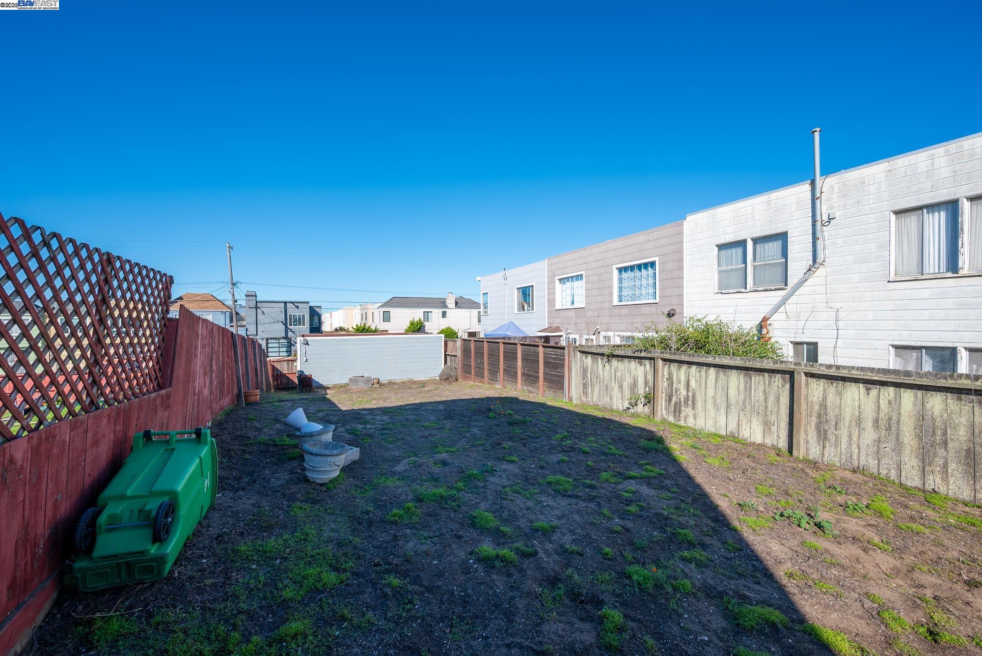 3327 Quintara Street San Francisco, CA 94116 - Photo 13 of 33 a view of a house with backyard and sitting area