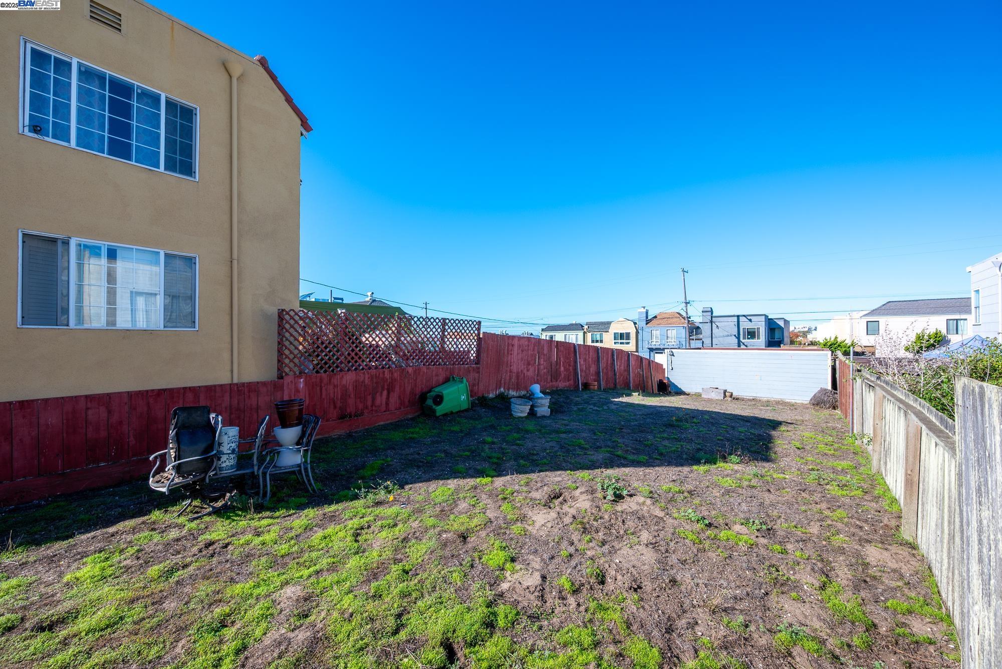 3327 Quintara Street San Francisco, CA 94116 - Photo 14 of 33 a view of a backyard with sitting area