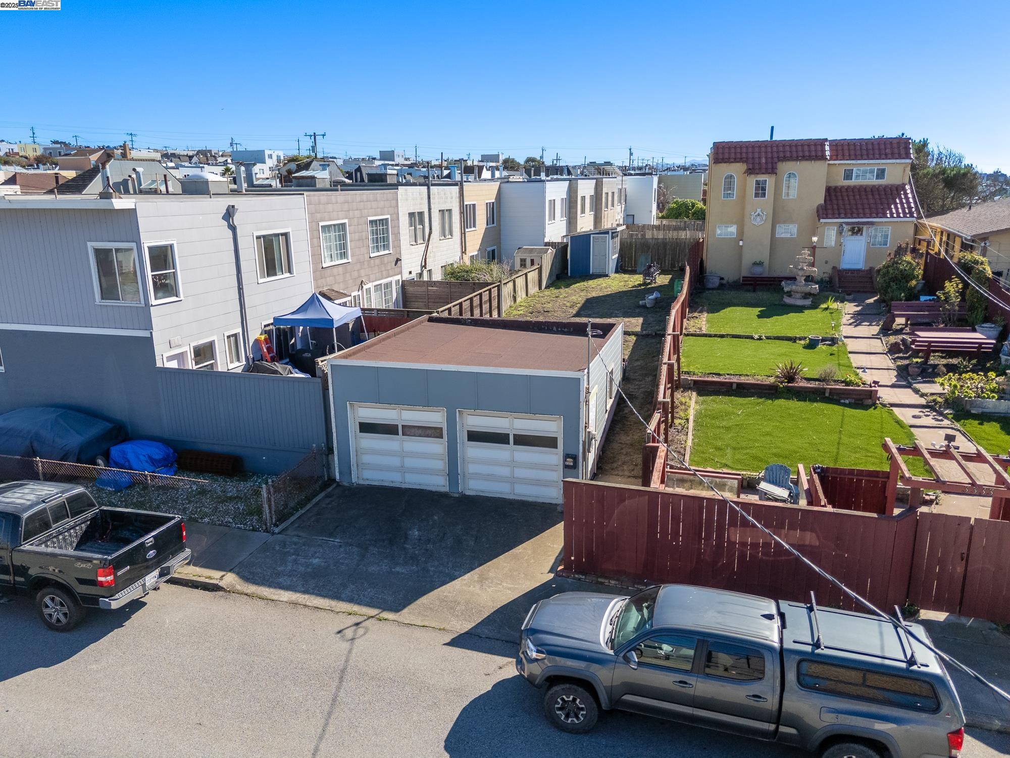 3327 Quintara Street San Francisco, CA 94116 - Photo 17 of 33 a view of a terrace with sitting area