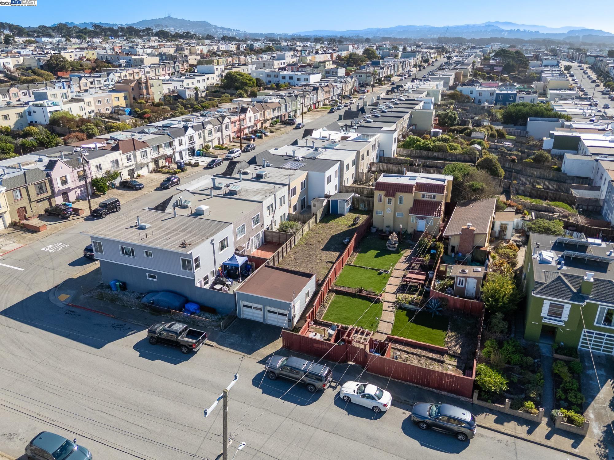 3327 Quintara Street San Francisco, CA 94116 - Photo 28 of 33 an aerial view of a houses with yard