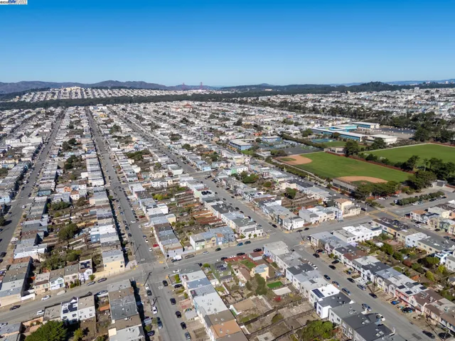 $800,000 | 3327 Quintara Street, San Francisco, CA 94116