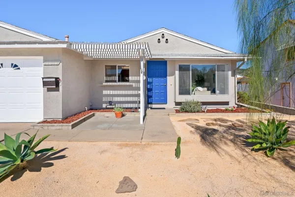 a view of a house with entertaining space