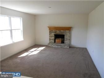 84 Thayer Road Birdsboro, PA 19508 - Photo 3 of 6 Living Room