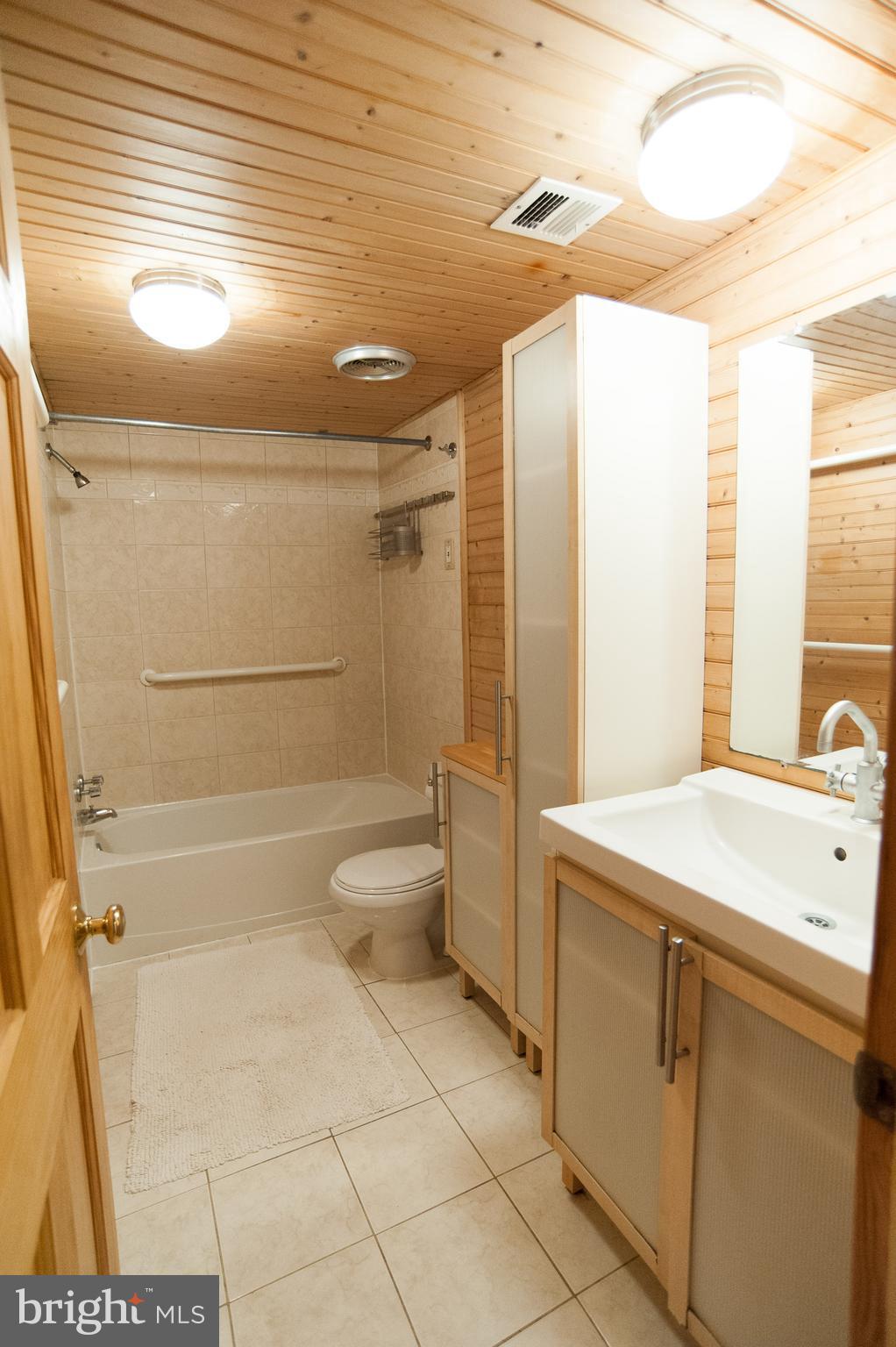 8677 Greenbelt Road, Unit 101 Greenbelt, MD 20770 - Photo 15 of 27 Bath