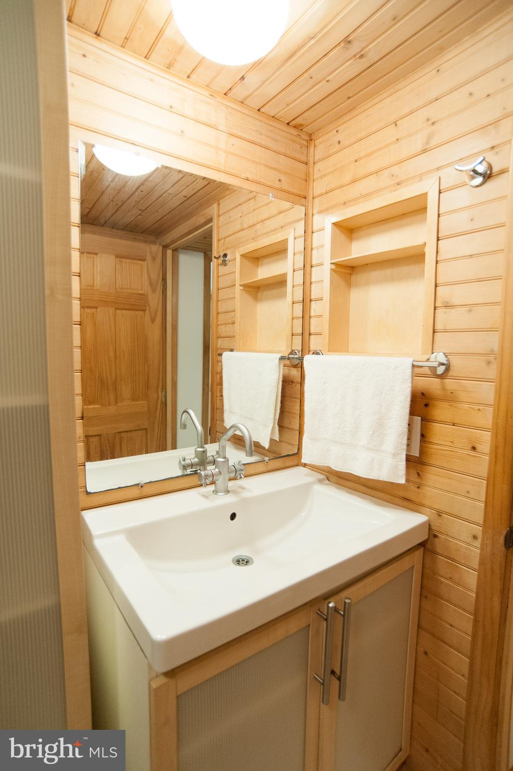 8677 Greenbelt Road, Unit 101 Greenbelt, MD 20770 - Photo 16 of 27 Bath