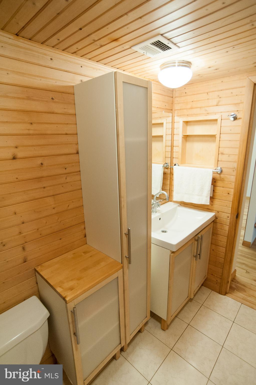 8677 Greenbelt Road, Unit 101 Greenbelt, MD 20770 - Photo 17 of 27 Bath