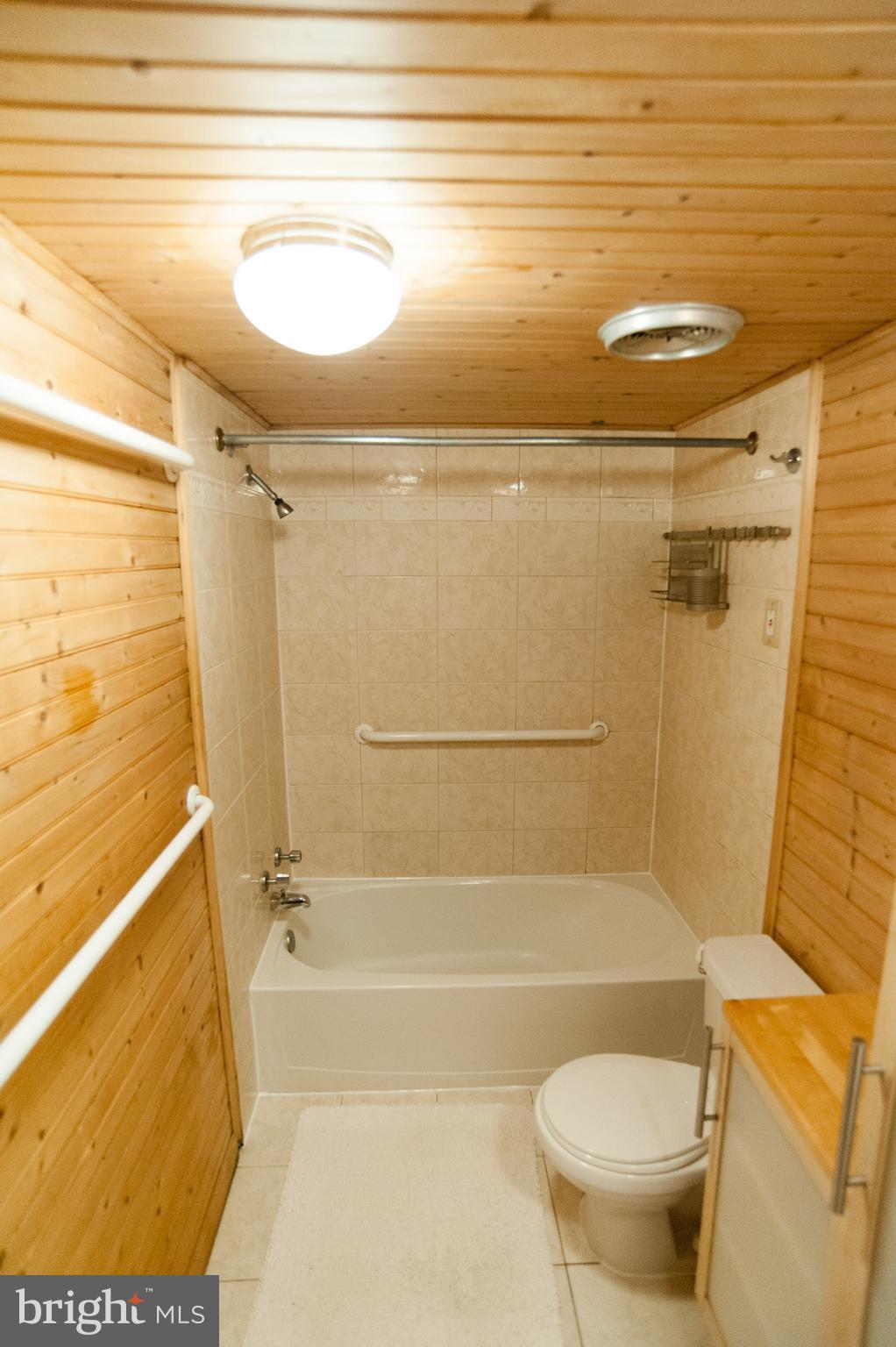 8677 Greenbelt Road, Unit 101 Greenbelt, MD 20770 - Photo 18 of 27 Bath