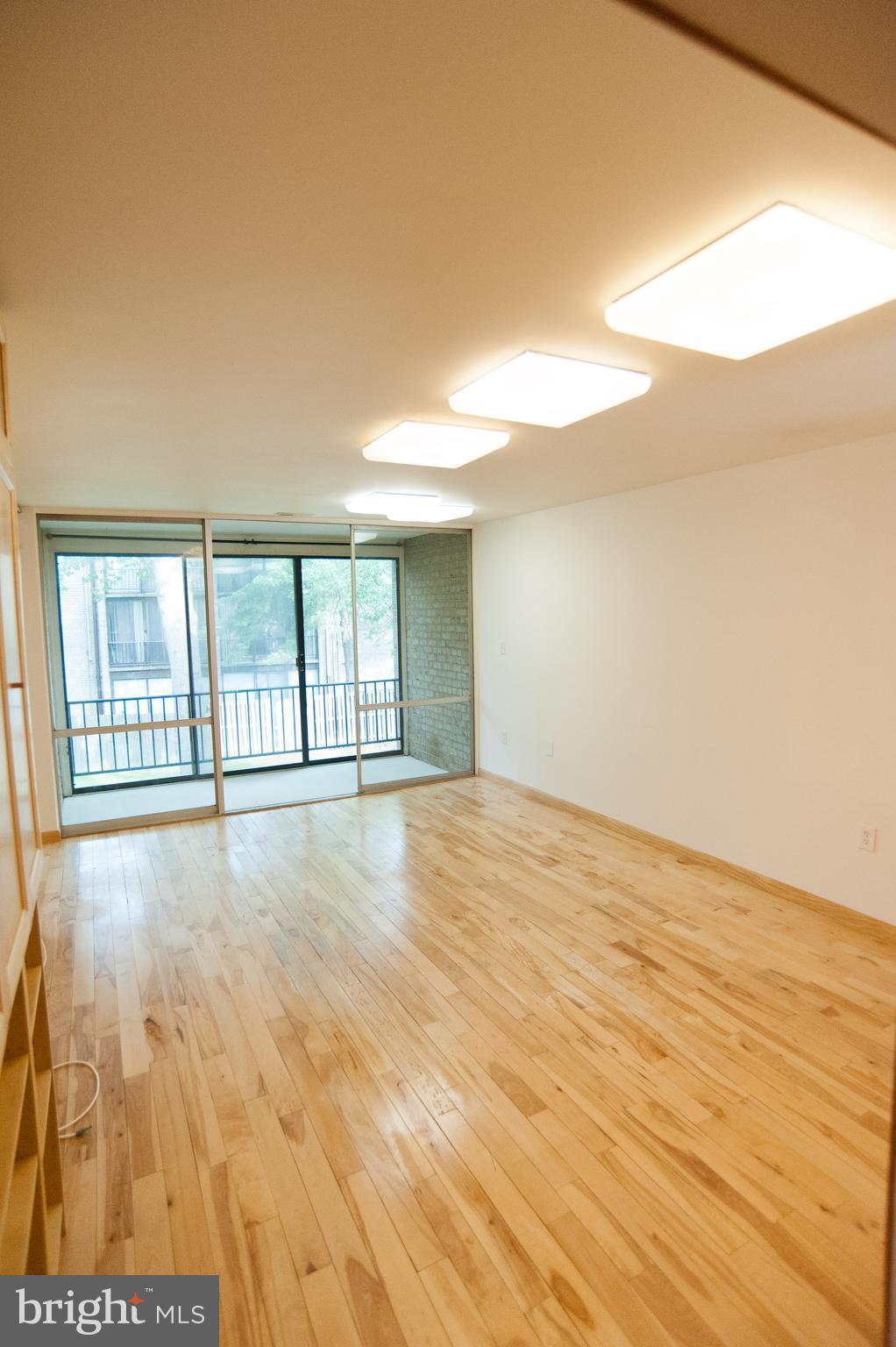 8677 Greenbelt Road, Unit 101 Greenbelt, MD 20770 - Photo 9 of 27 Living Room