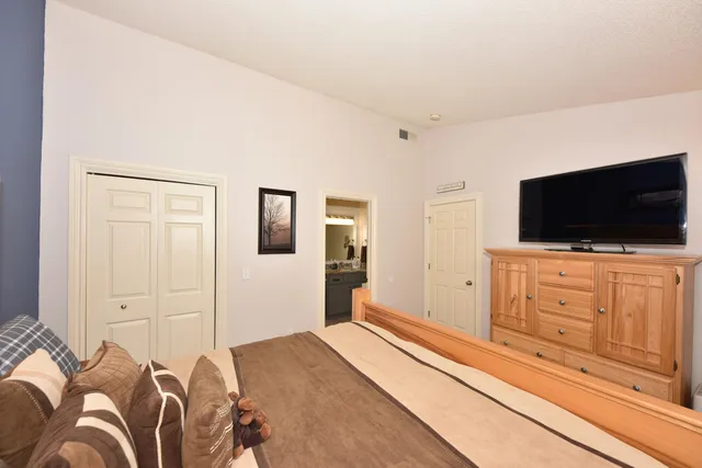 $299,900 | 636 Pewaukee Road, Unit H, Pewaukee, WI 53072