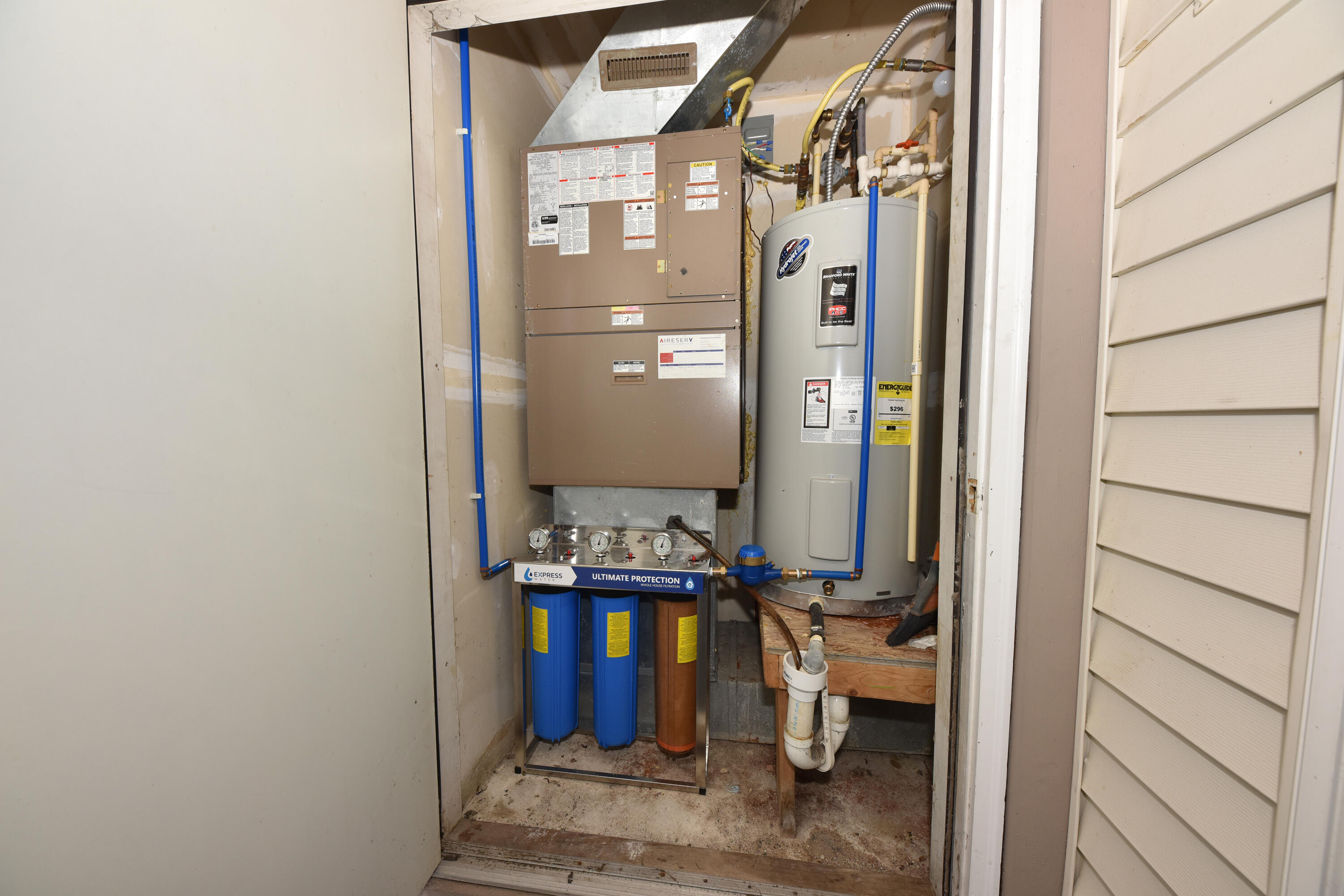 636 Pewaukee Road, Unit H Pewaukee, WI 53072 - Photo 22 of 43 Mechanical room