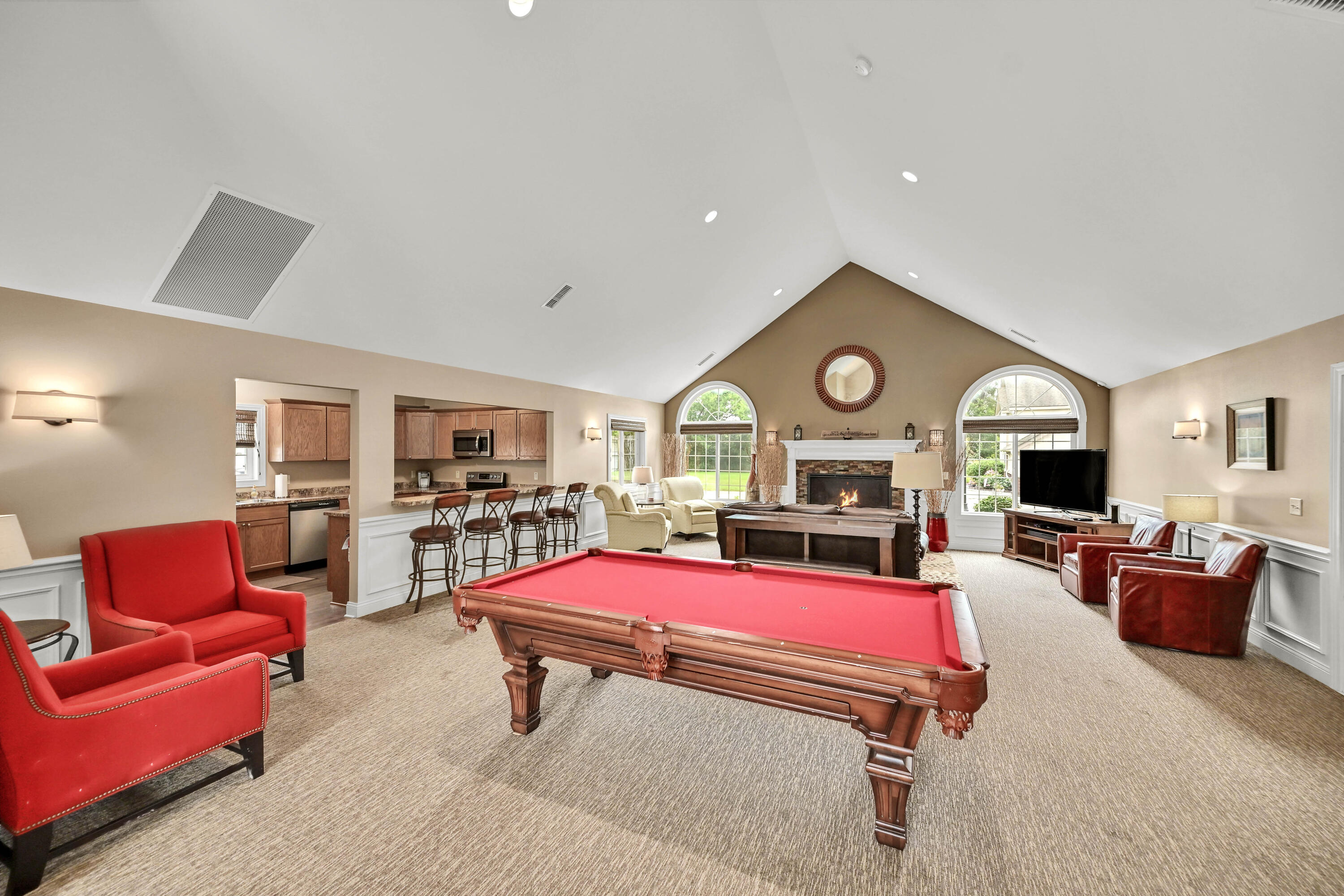 636 Pewaukee Road, Unit H Pewaukee, WI 53072 - Photo 24 of 43 Specious Club House