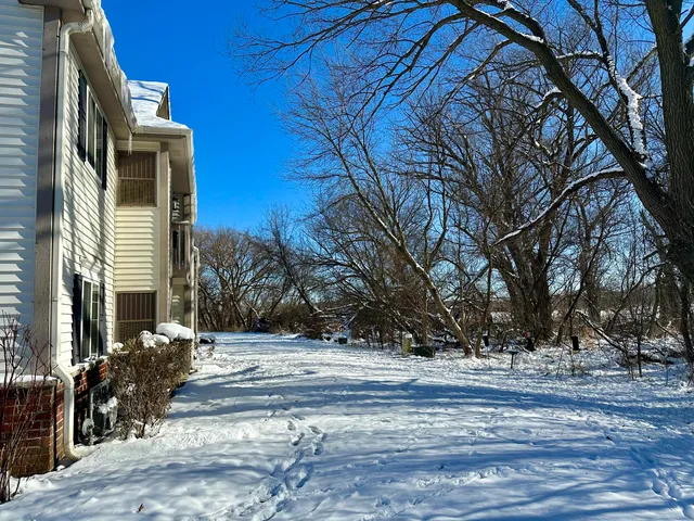 $299,900 | 636 Pewaukee Road, Unit H, Pewaukee, WI 53072