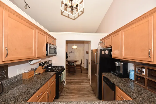 $299,900 | 636 Pewaukee Road, Unit H, Pewaukee, WI 53072