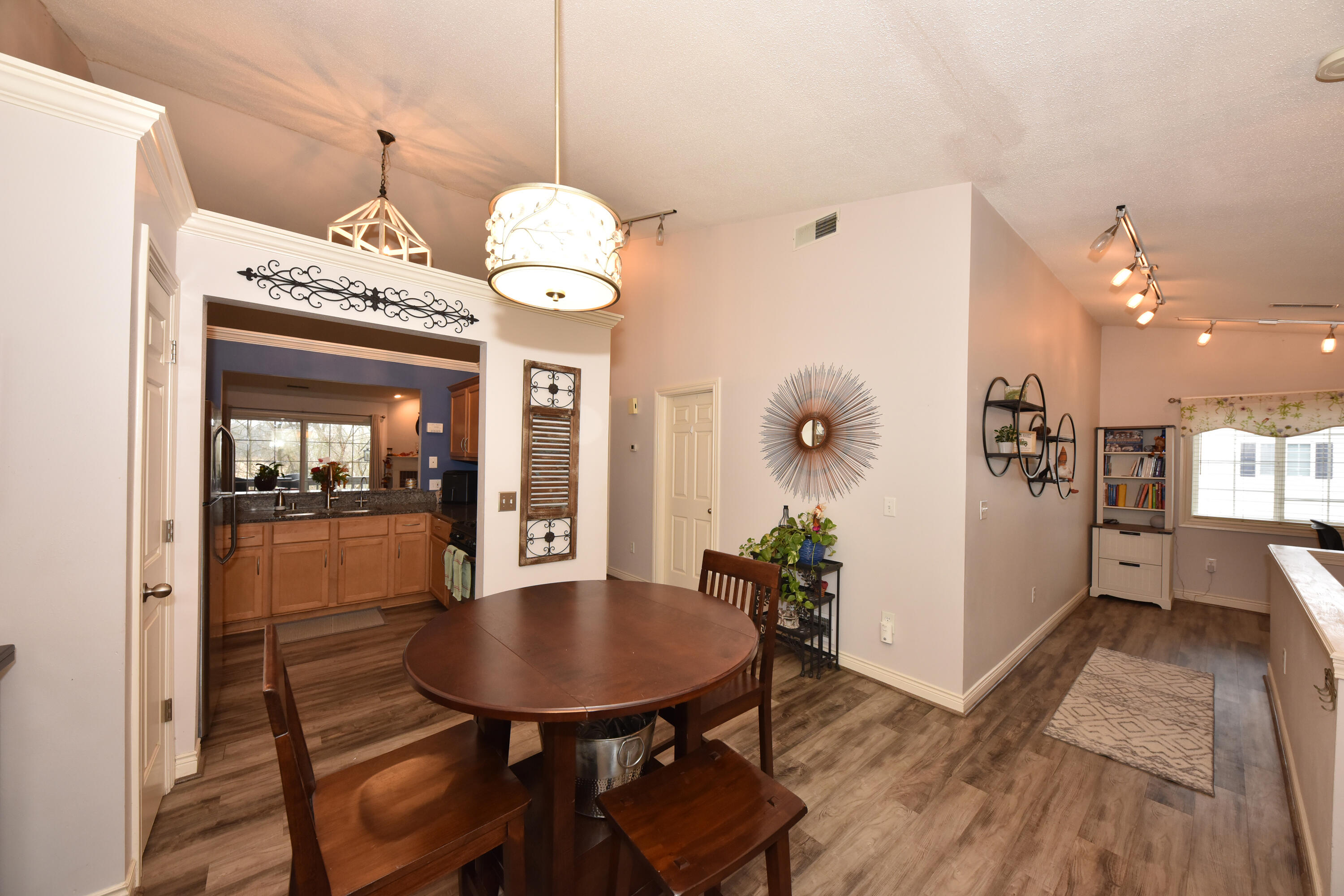 636 Pewaukee Road, Unit H Pewaukee, WI 53072 - Photo 10 of 43 Dining Room