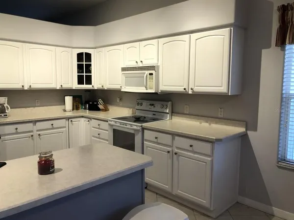 $2,400 | 119 Costa Mesa Drive, Lady Lake, FL 32159