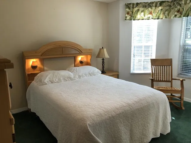 $2,400 | 119 Costa Mesa Drive, Lady Lake, FL 32159