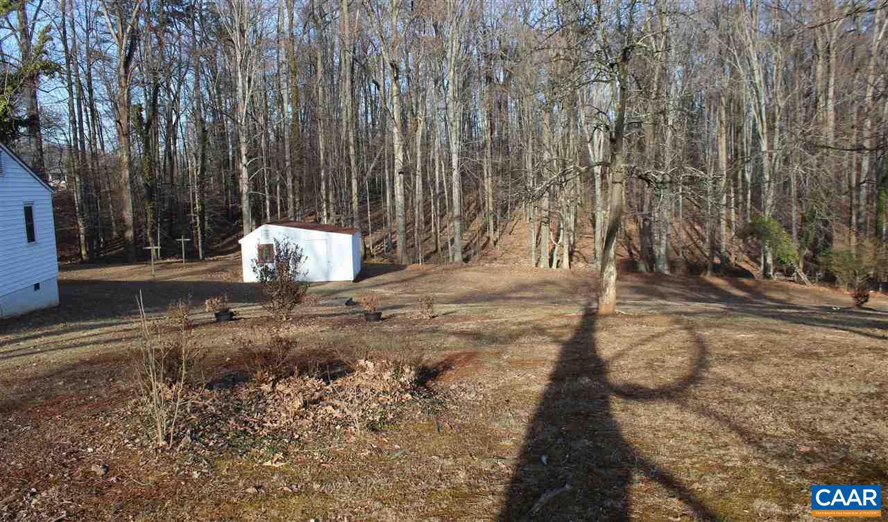 4143 Orange Road Aroda, VA 22709 - Photo 15 of 16 a view of a backyard