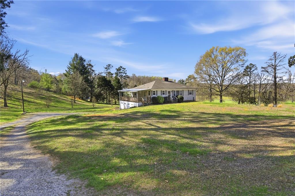 3330 Fraternity Church Road Winston-Salem, NC 27127 - Photo 4 of 32