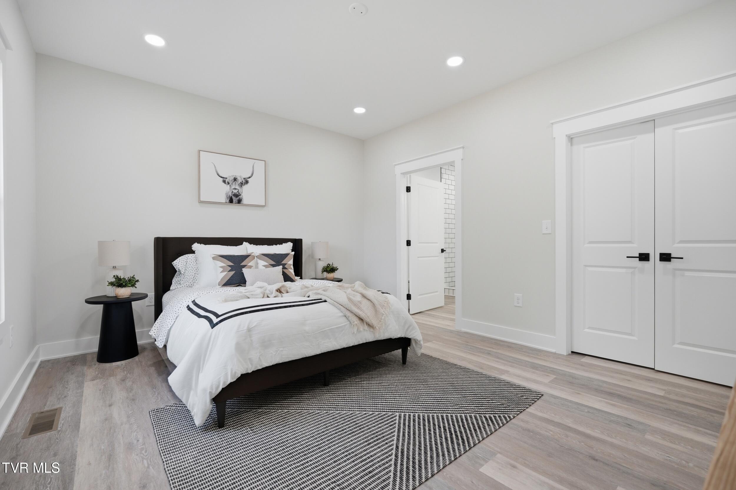 112 Lamont Road Bristol, VA 24201 - Photo 15 of 31 dsc05022