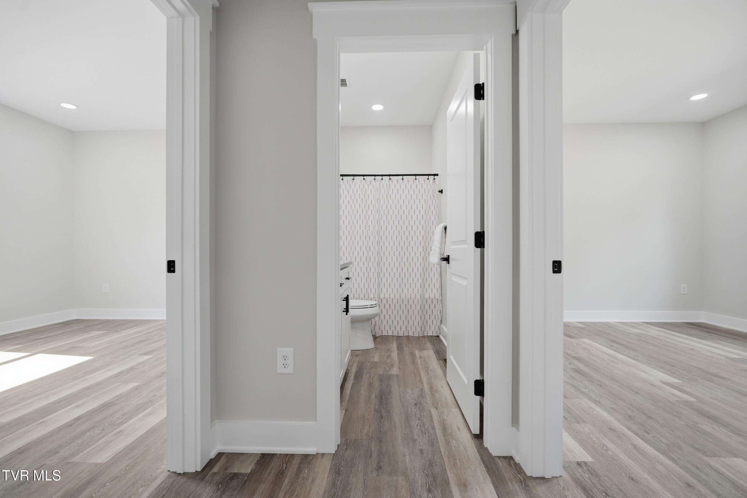 112 Lamont Road Bristol, VA 24201 - Photo 18 of 31 dsc05001