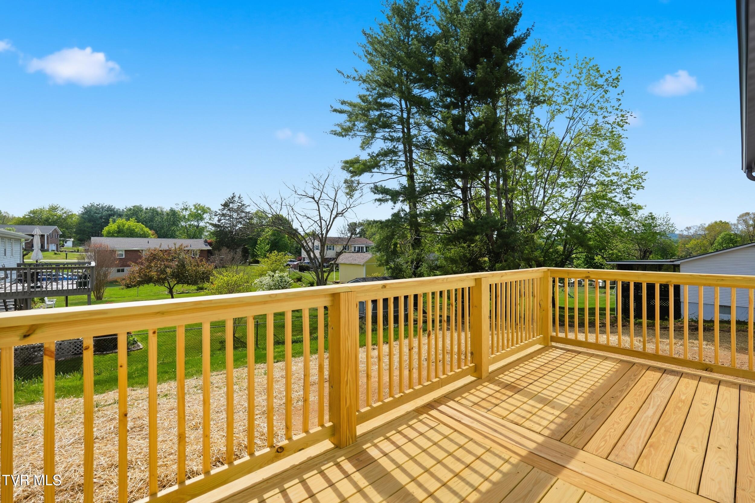 112 Lamont Road Bristol, VA 24201 - Photo 27 of 31 dsc05040