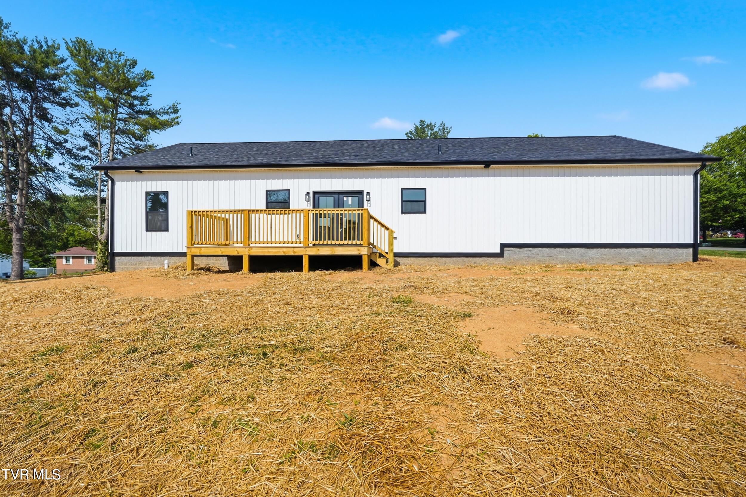 112 Lamont Road Bristol, VA 24201 - Photo 29 of 31 dsc05046