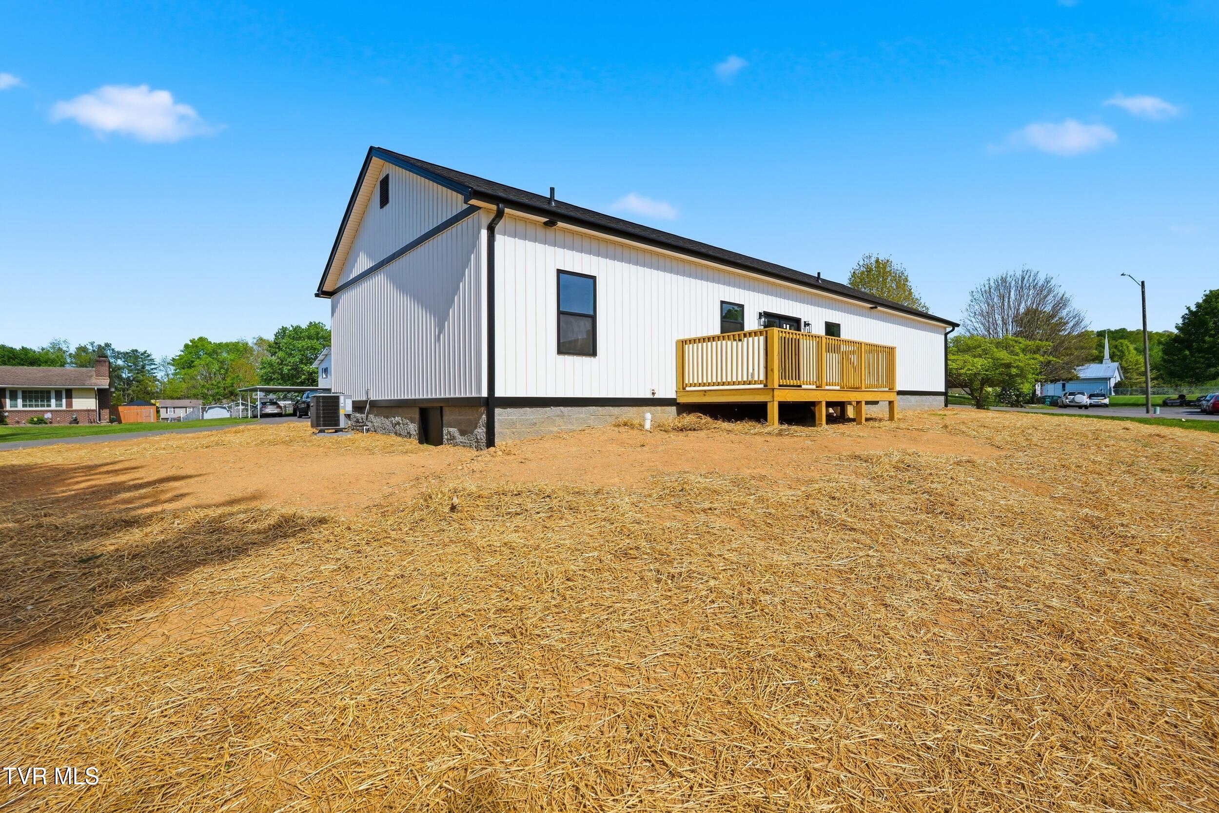 112 Lamont Road Bristol, VA 24201 - Photo 30 of 31 dsc05049