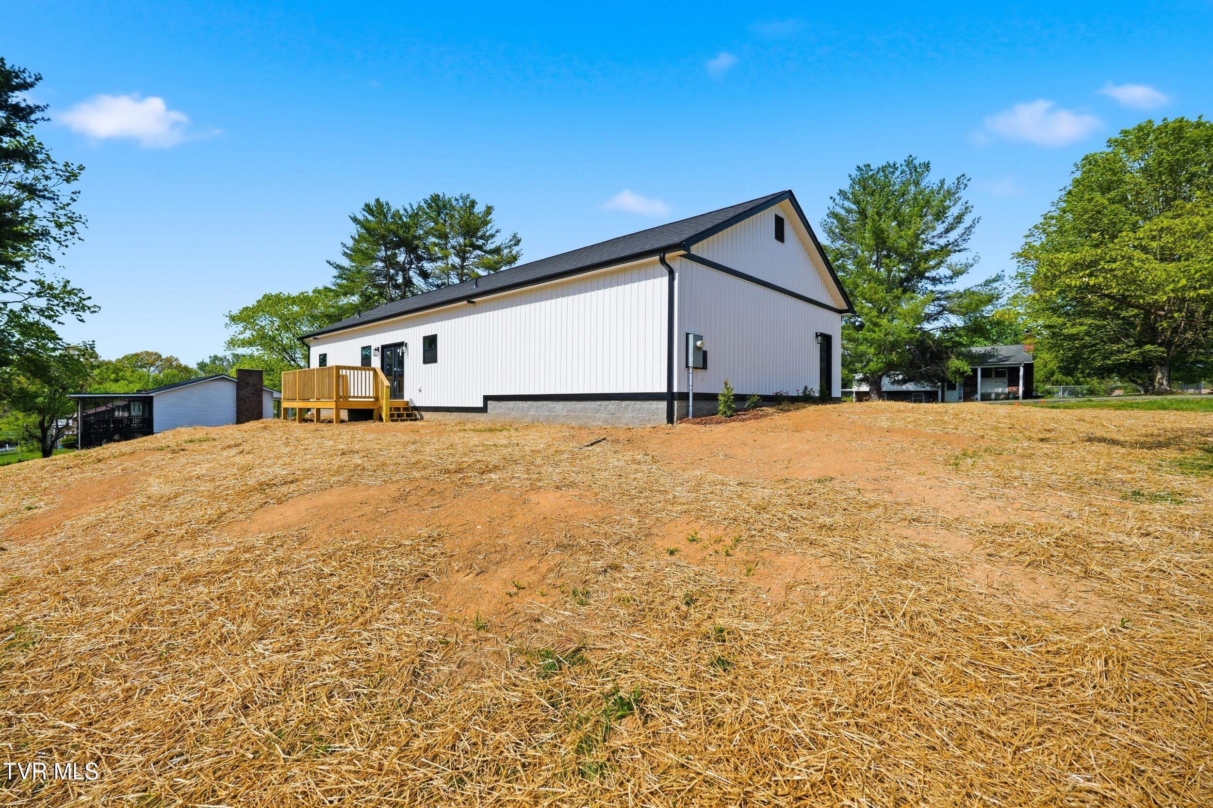 112 Lamont Road Bristol, VA 24201 - Photo 31 of 31 dsc05052