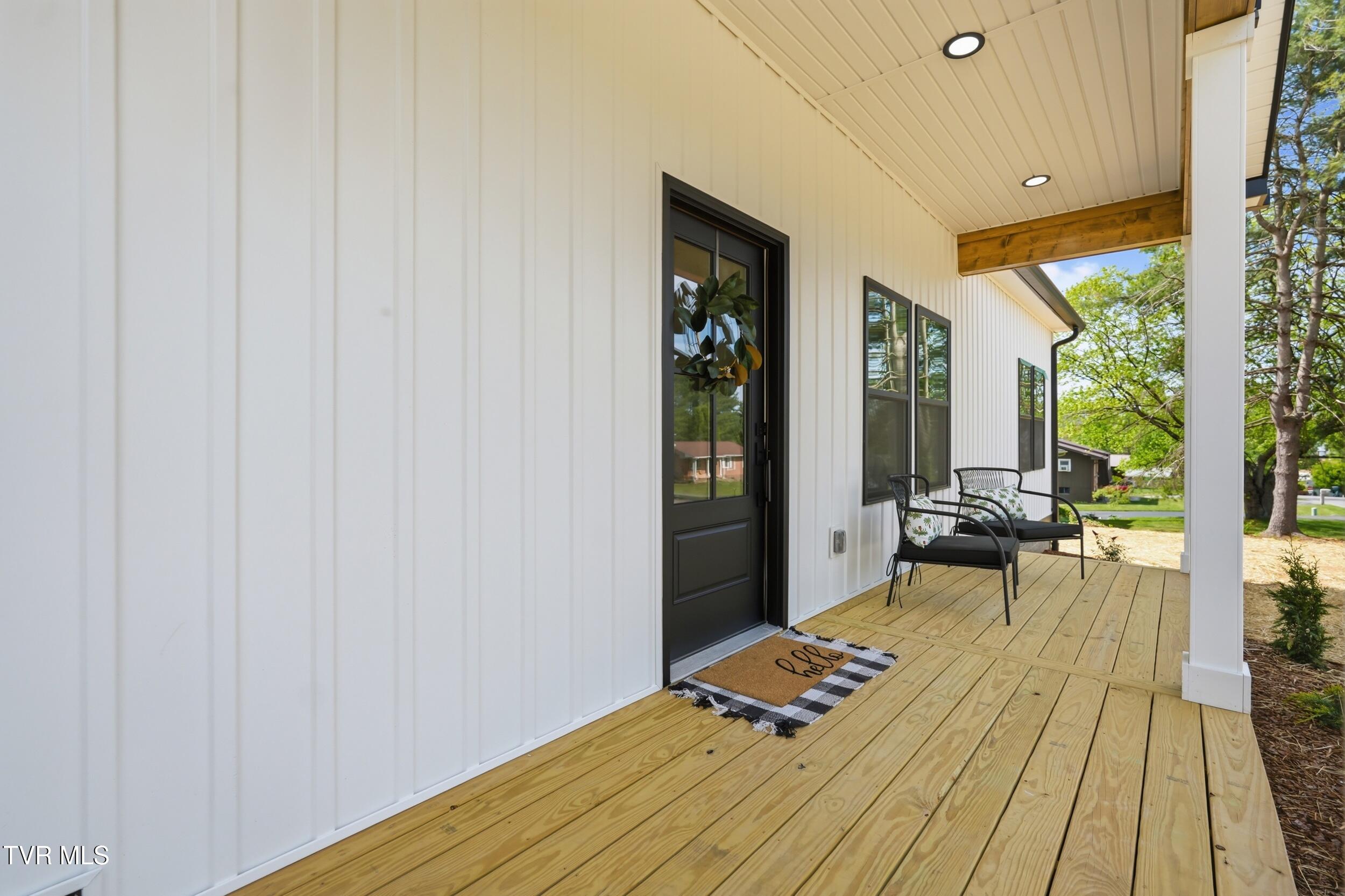 112 Lamont Road Bristol, VA 24201 - Photo 4 of 31 dsc04959