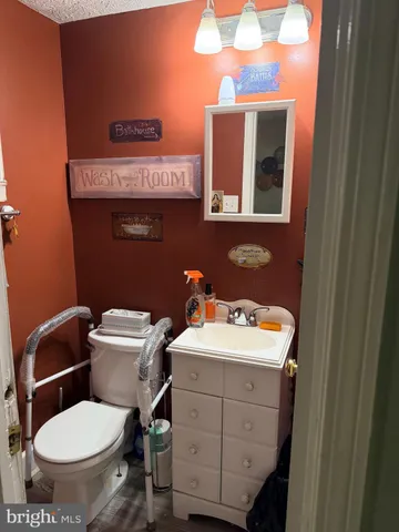 $250,000 | 1471 Tallylynn Avenue, Marcus Hook, PA 19061