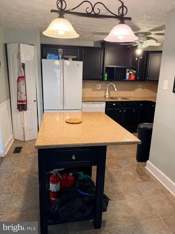 $250,000 | 1471 Tallylynn Avenue, Marcus Hook, PA 19061