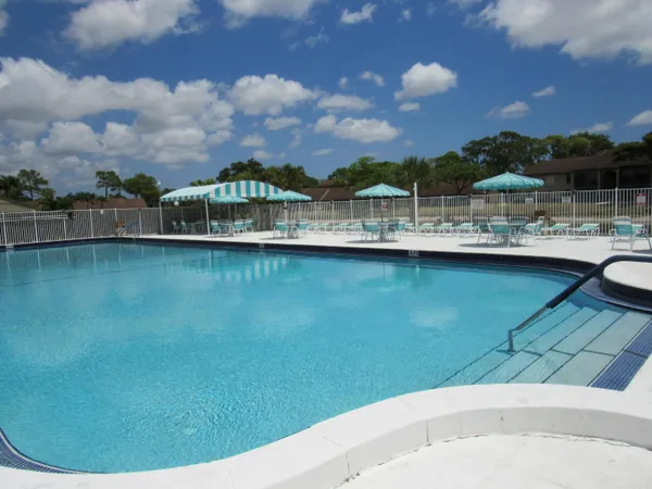 $2,000 | 703 Sunny Pine Way, Unit G2, Greenacres, FL 33415