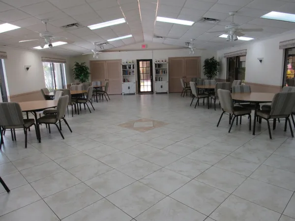 $2,000 | 703 Sunny Pine Way, Unit G2, Greenacres, FL 33415