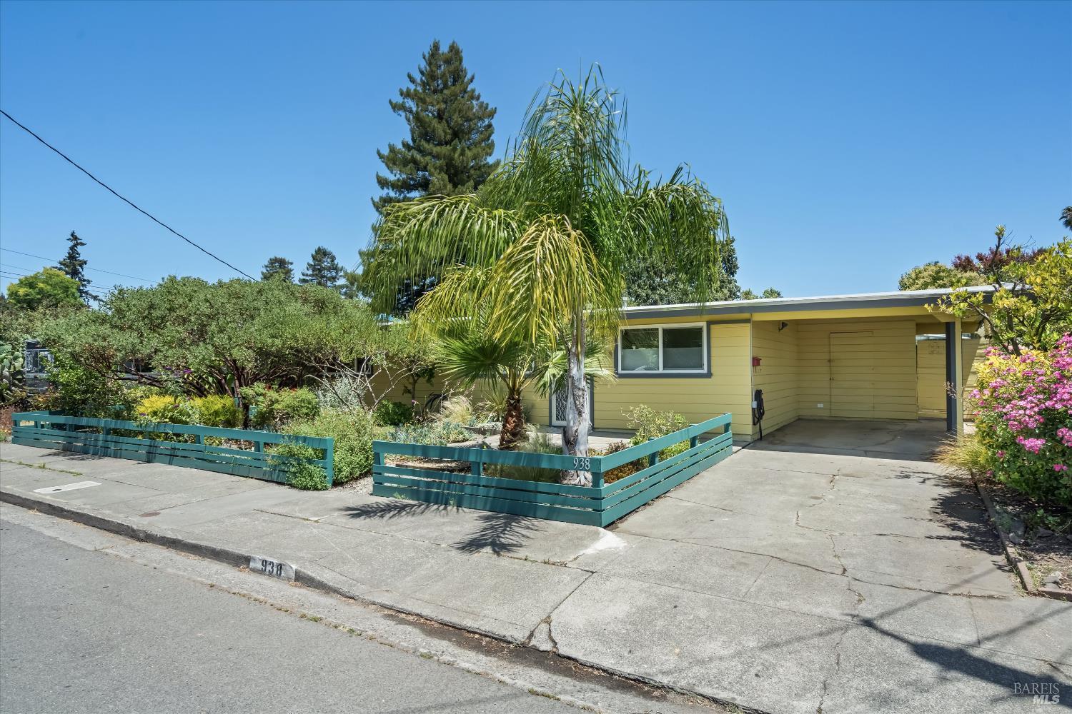 938 Boyd Street Santa Rosa, CA 95407 - Photo 2 of 23
