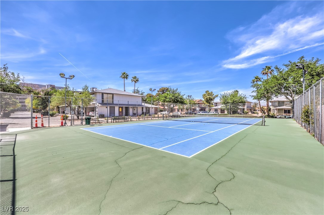 1553 Dorothy Avenue, Unit 4 Las Vegas, NV 89119 - Photo 28 of 36 View of tennis court
