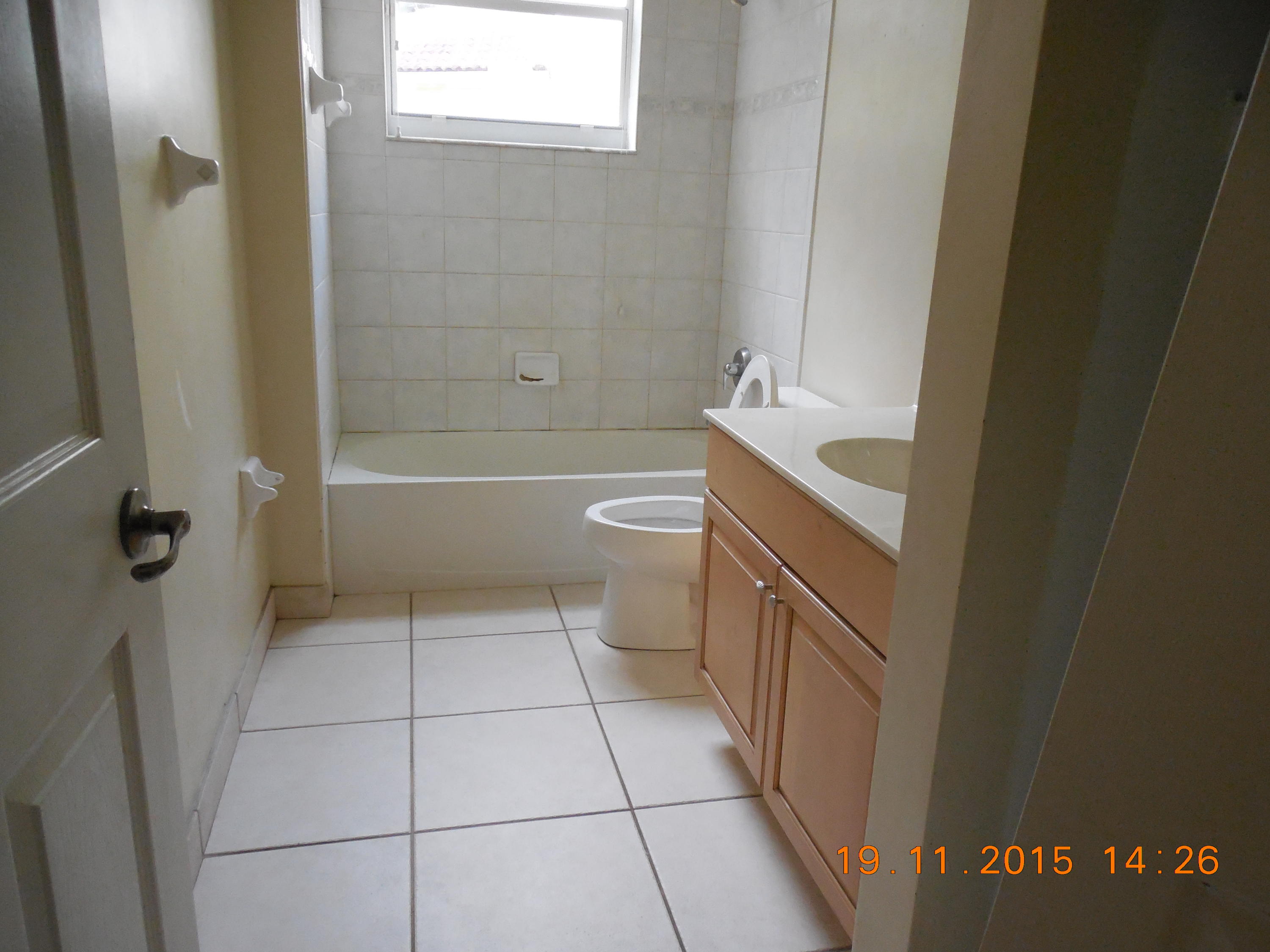 9704 Vineyard Court Boca Raton, FL 33428 - Photo 5 of 15 Bathroom