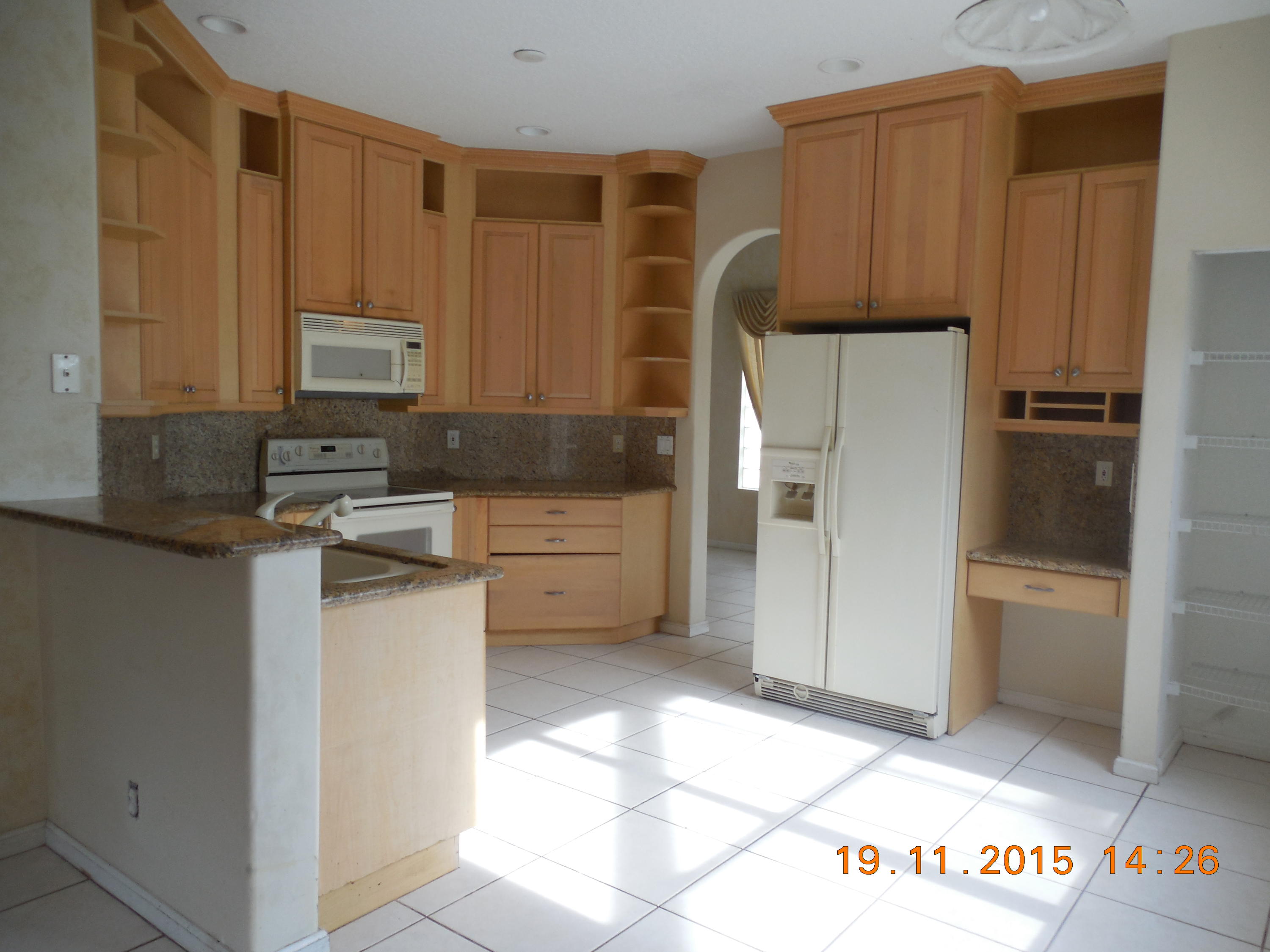 9704 Vineyard Court Boca Raton, FL 33428 - Photo 8 of 15 Kitchen