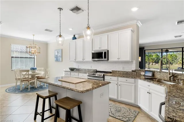 $1,075,000 | 4698 Abaca Circle, Naples, FL 34119