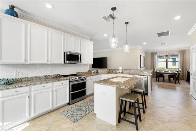 $1,075,000 | 4698 Abaca Circle, Naples, FL 34119