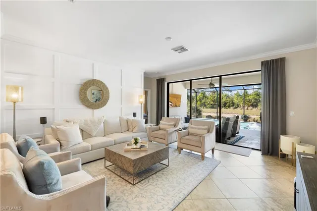 $1,075,000 | 4698 Abaca Circle, Naples, FL 34119