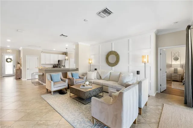 $1,075,000 | 4698 Abaca Circle, Naples, FL 34119