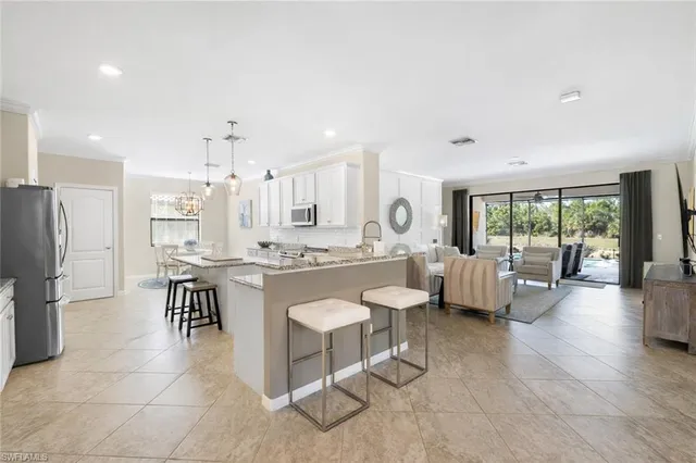 $1,075,000 | 4698 Abaca Circle, Naples, FL 34119