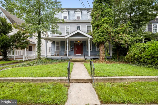 $1,649 | 407 Cinnaminson Avenue, Unit 5, Palmyra, NJ 08065