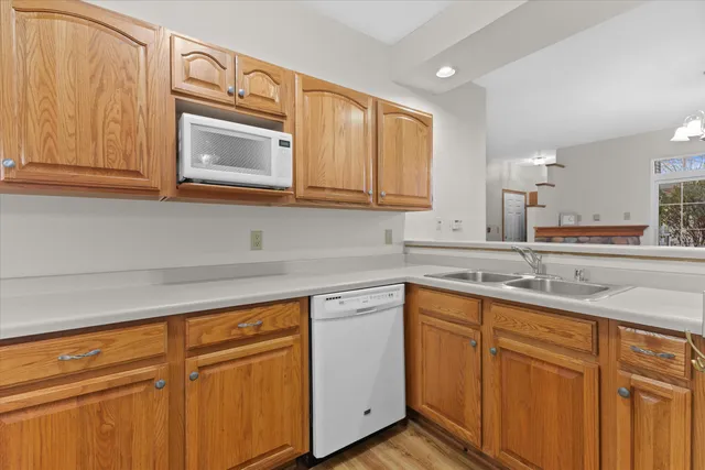 $275,000 | 4787 West Maple Leaf Circle, Greenfield, WI 53220