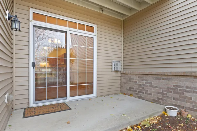 $275,000 | 4787 West Maple Leaf Circle, Greenfield, WI 53220