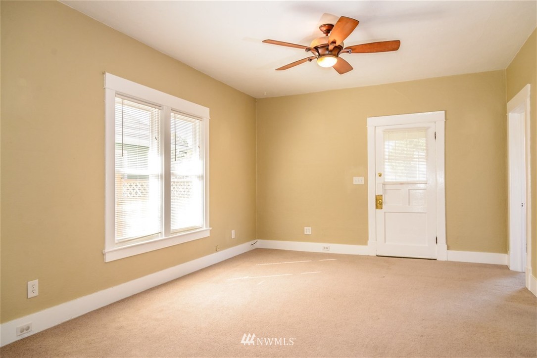 325 Southwest 9th Street Chehalis, WA 98532 - Photo 3 of 23 Gallery Image 3