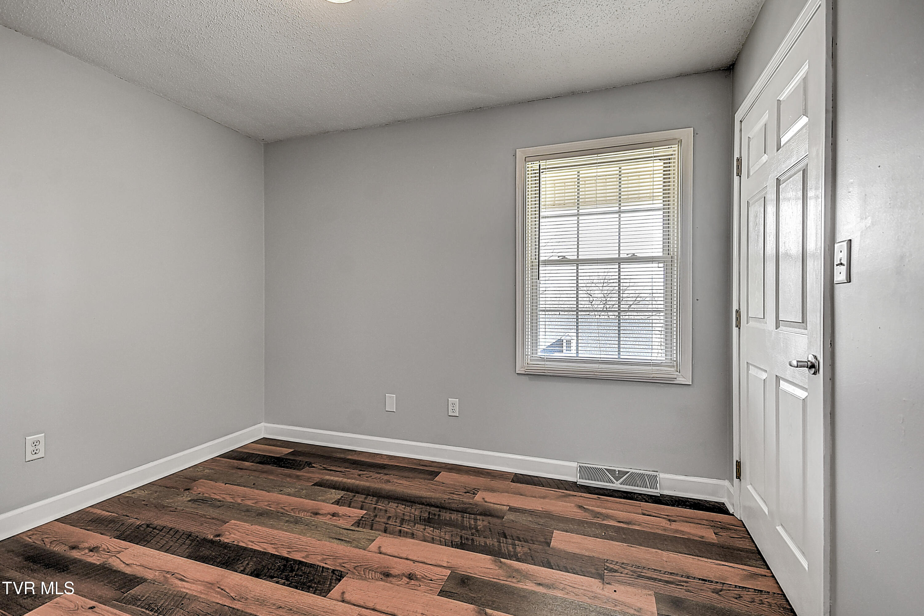 288 Trail Road Bristol, VA 24201 - Photo 18 of 55 288 Trail DB-19