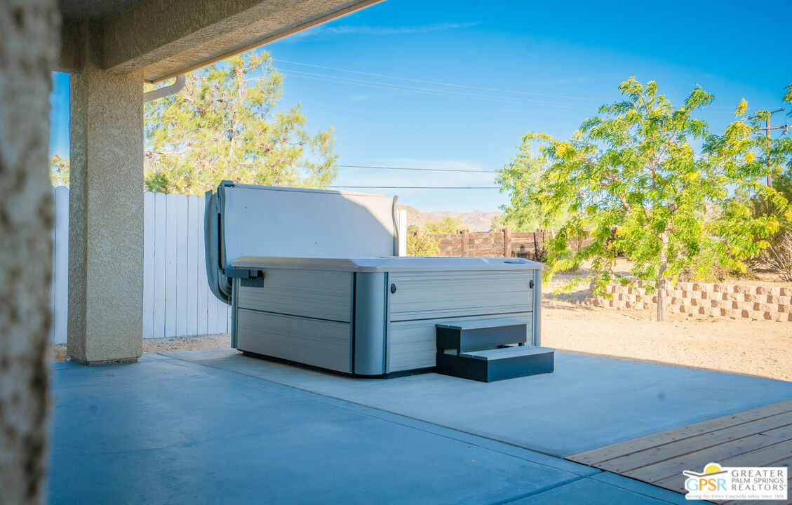 7514 Sunset Road Joshua Tree, CA 92252 - Photo 54 of 69 a house view with a garden space