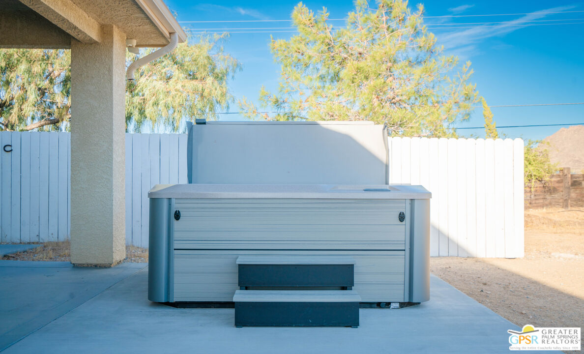 7514 Sunset Road Joshua Tree, CA 92252 - Photo 55 of 69 a bathroom with a sink and a mirror