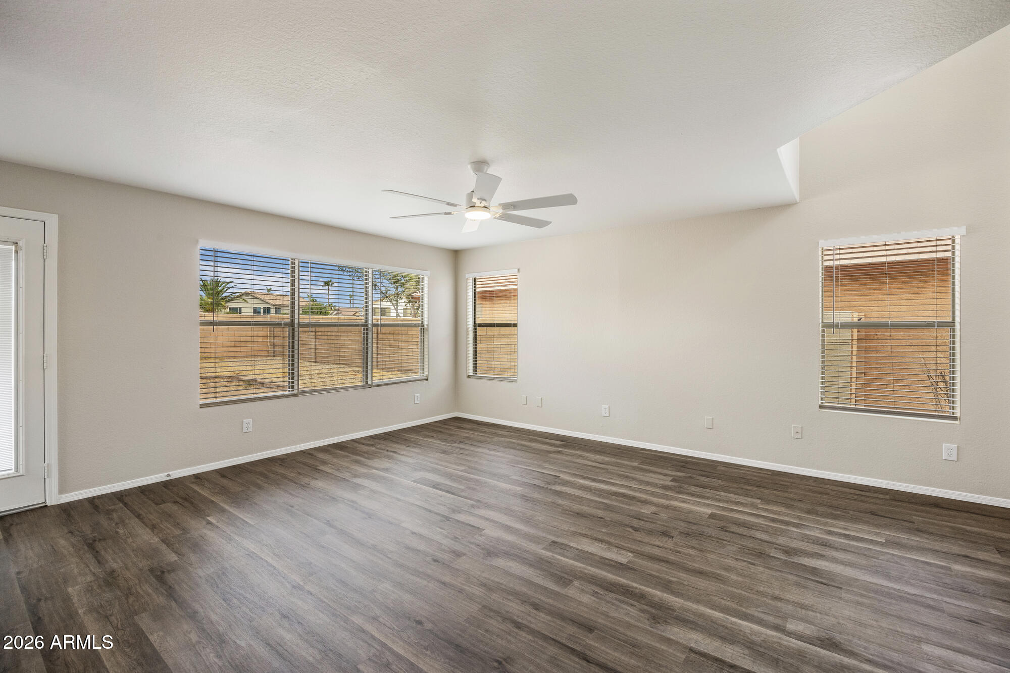 754 South Sorrell Lane Gilbert, AZ 85296 - Photo 8 of 26 1000016233
